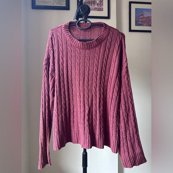 Light Cableknit Sweater - Picture 3 of 4